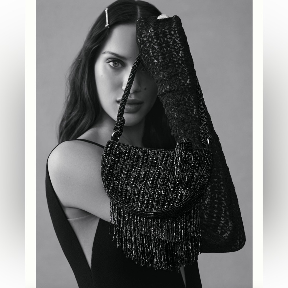 New Anthropologie Mini Half Moon Beaded Shoulder Bag!!🔥🔥🔥 - Picture 4 of 16